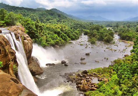 Athirapally Waterfalls Best Waterfalls In Kerala Suren Chellakutti