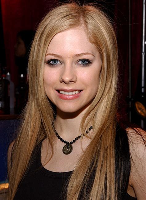 27 сентября 1984, белвилл, онтарио, канада) — канадская певица, автор песен. Avril Lavigne - Starporträt, News, Bilder | GALA.de