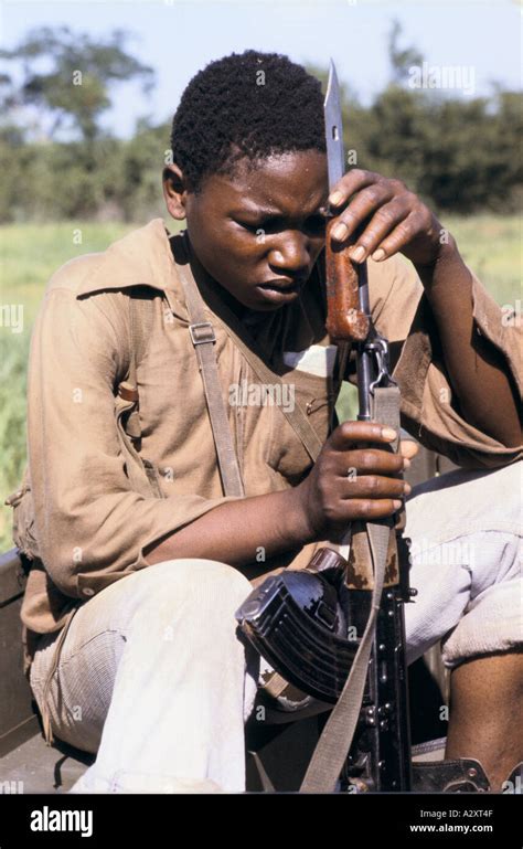 Zanla Guerrilla In Zimbabwe 1980 With A Gun 1980 Stock Photo Alamy