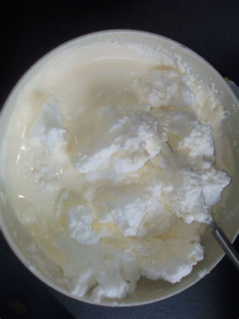 Depuis l'ouverture du blog, j'ai testé toutes les façons de faire des glaces maison. Glace rhum raisins maison (sans sorbetière) - Mes ...
