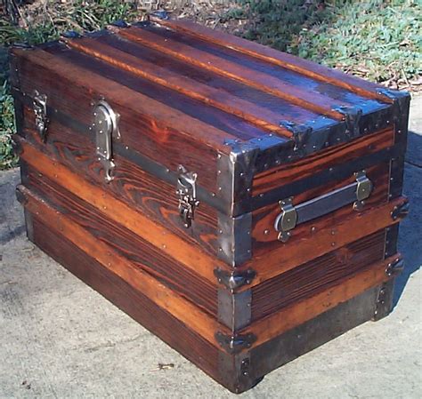 Over and under trunk case from csmc. 606 Restored Antique Flat Top Steamer Trunk For Sale ...
