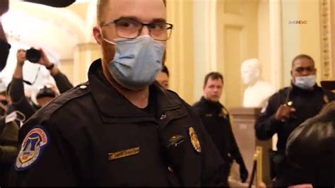 New Video Shows Us Capitol Police Gave Protesters Ok To Enter On Jan