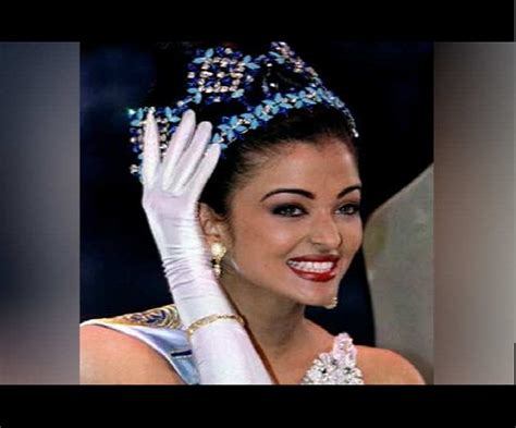 Aishwarya Rai Having Meal Wearing Miss World Crown And Sash Is Winning