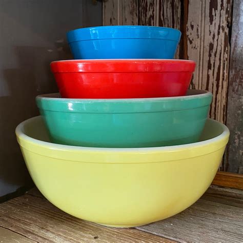 Pyrex Primary Colors Nested Classic Mixing Bowl Set Circa 1940 1950 Vintage This Is A Beautiful