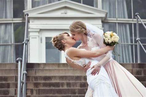 デンマークの女性コスプレイヤーが同性婚プロポーズは東京ディズニーランドでハネムーンも日本に カラパイア レズビアンの結婚式