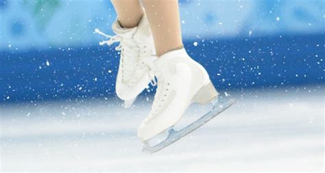 25 Winter Skating Desktop Wallpaper