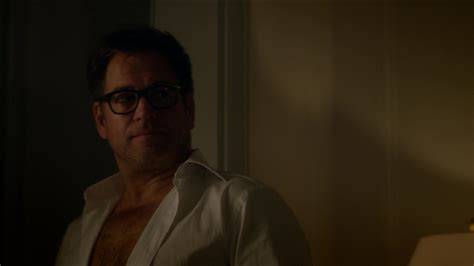 Auscaps Michael Weatherly Shirtless In Bull 2 01 School For Scandal
