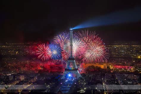 Fireworks At The Eiffel Tower In Paris France Khaleej Mag