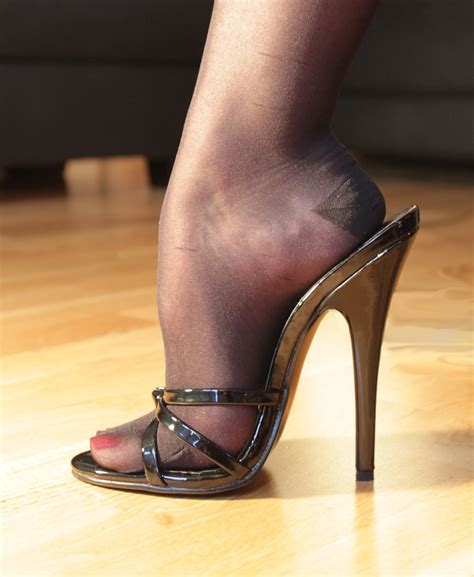 rauchzarte nylons im schattenspiel stockings heels nylons heels high heels