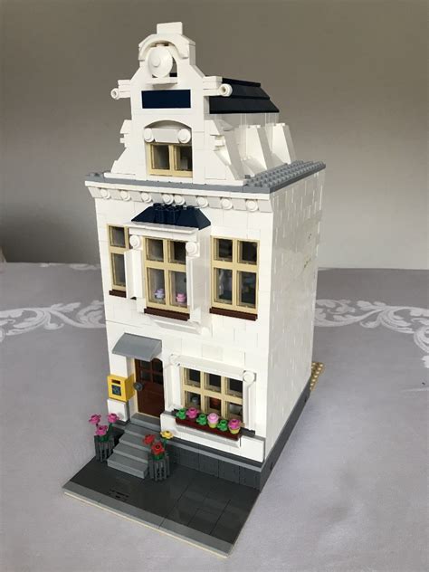 Der umgekehrte weg, also zunächst ein haus aus lego zu entwerfen, das man dann anschließend als reales haus bauen will, ist schon irgendwie etwas anderes. Wohnhaus mit Altbauwohnung (Modular MOC 16x16 - Teil 3 von ...