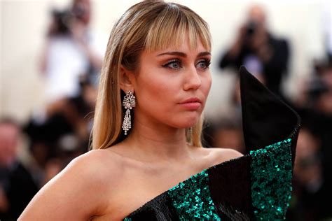 F5 Música Miley Cyrus Anuncia Novo Ep Chamado She Is Coming Para