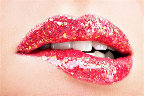 12 Glitter Lipstick To Add Glamour To Your Life Get Glitter Lips Easy