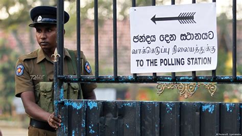 Sri Lankans Vote In Presidential Election Dw 01082015