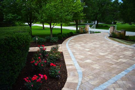 Award Winning Grand Entrance And Driveway Contemporary Landscape
