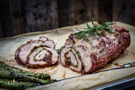 Kalbsrollbraten mit Lardo und Pesto Kalbsrücken Living BBQ