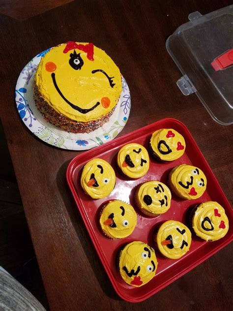 Now for the fun part.decorating!!! Emoji birthday cake and cupcakes | Homemade sweets