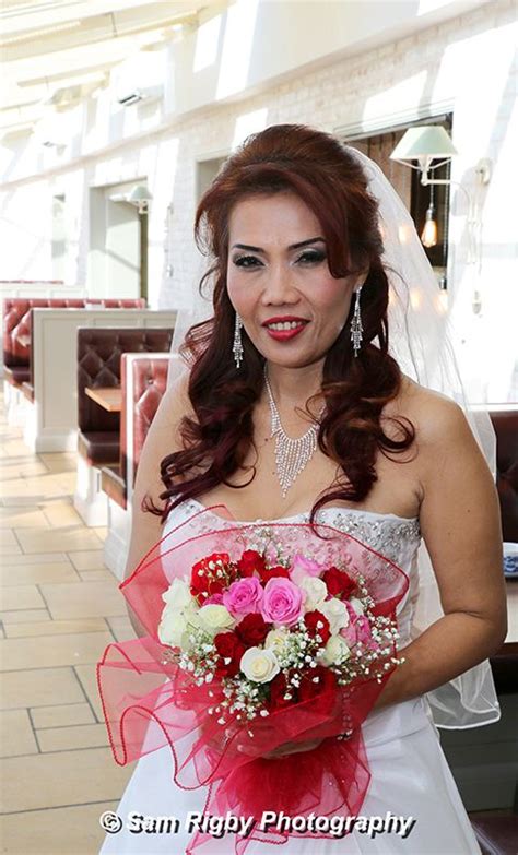 stunning thai bride strapless dress formal bride hotel wedding