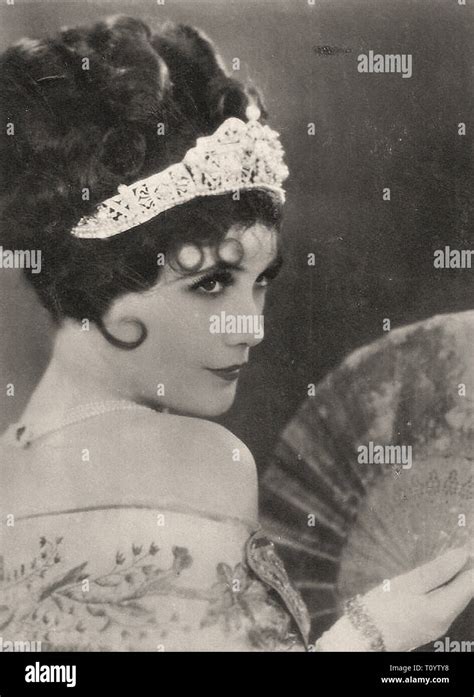 Photographic Portrait Of Actress Jetta Goudal Silent Movie Era Stock Photo Alamy