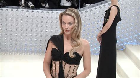 margot robbie s 2023 met gala pvc corset gown is a nod to cindy