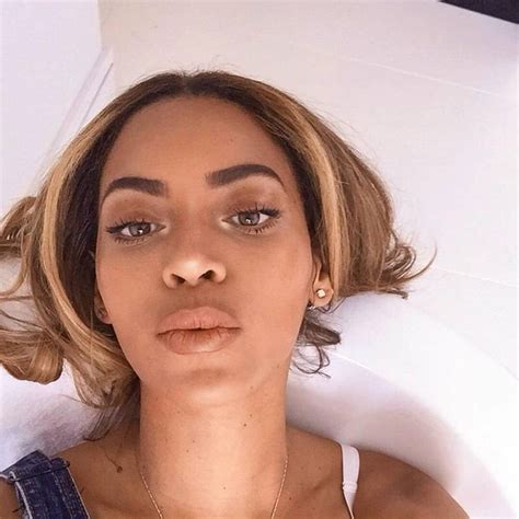 Beyonce On Instagram Iconic Selfie 🤳 Beyonce Beyhive Queen