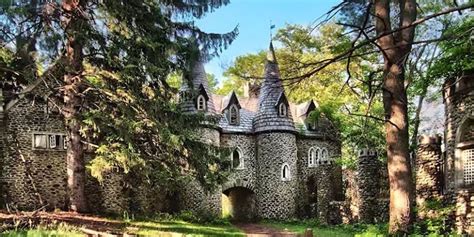 Eerie Photos Show Abandoned Castle In Forests Of New York Dundas Castle