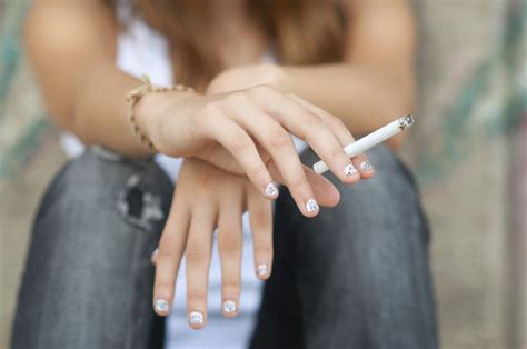 Raise The Smoking Age To 21 Hartford Courant