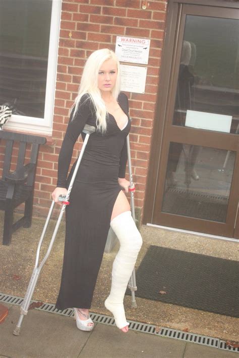 Embedded Long Leg Cast Crutches Long Legs It Cast Sporty Hot Girl Style Fashion