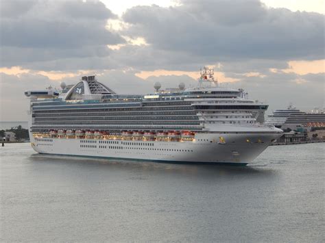 Caribbean Princess Arriving In Ft Lauderdale 13115 Cunard Cruise