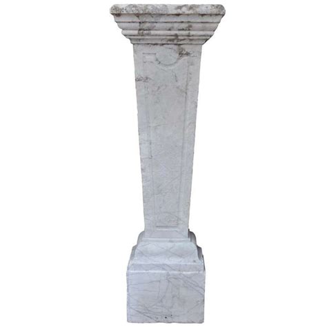 White Marble Pedestal 17th Century For Sale At 1stdibs
