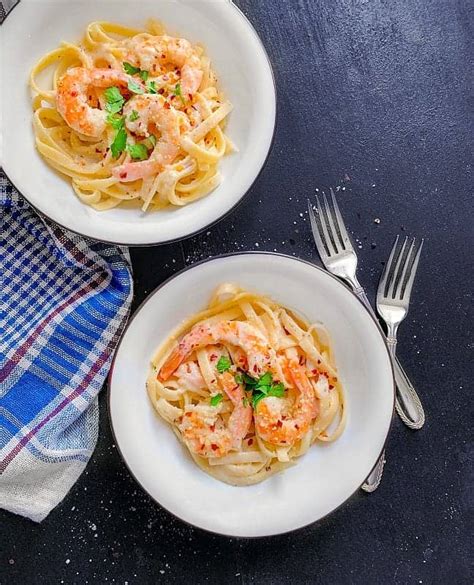 Perfectly cooked shrimp is moist, pink and firm—but never tough or rubbery. White Wine Shrimp Pasta (20 Minutes Recipe) #shrimppasta