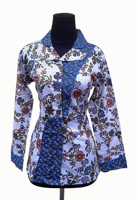 28 model baju dinas kantor terbaru 2019 model baju contoh gambar model baju dinas kantor terbaru 2019 pria dan wanita baik lengan panjang dan pendek desain modern untuk berbagai. Model Baju Kerja Batik Wanita: Temukan Gaya Personal Anda ...