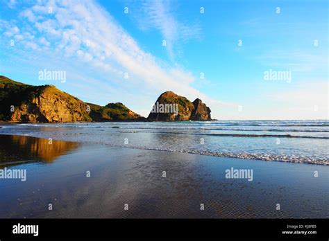 View Of Piha Beach New Zealand North Island Stock Photo Alamy