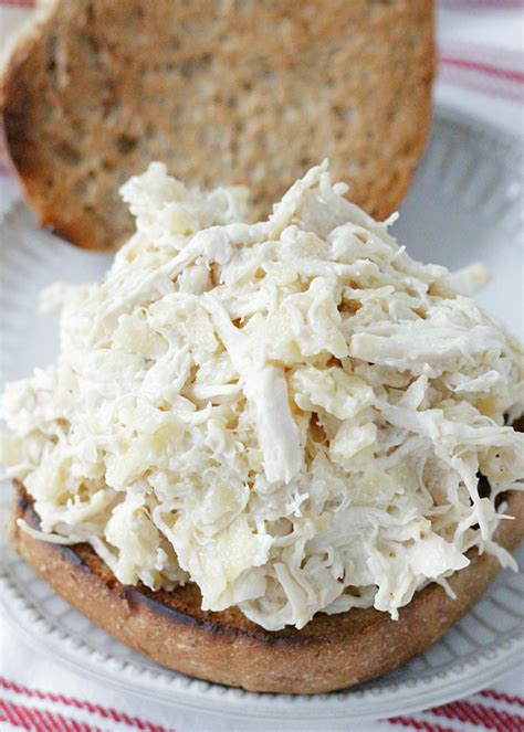 These sandwiches are great for family reunions, potlucks or fundraisers. Slow Cooker Ohio Shredded Chicken Sandwiches - Foodtastic Mom