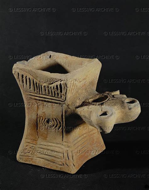 roman oil lamp 1st 3rd ce terracotta lamp shaped like an altar from pompeii museo archeologico