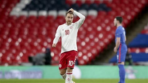 El capitán de la selección de fútbol de dinamarca, christian eriksen, se desplomó este sábado por su parte, la asociación de fútbol de dinamarca informó que eriksen se encuentra consciente y que. El palito de Eriksen a Conte: "Al menos con Dinamarca ...
