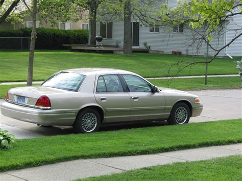 2000 Ford Crown Victoria Information And Photos Momentcar