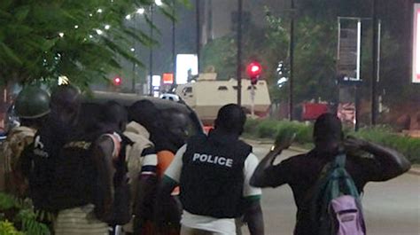 Gunmen Attack Restaurant In Burkina Faso Kill At Least 18 Huffpost