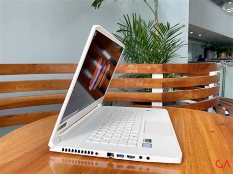 Acer ConceptD 7 (CN715-71) Laptop Layar 4K untuk Insan Kreatif