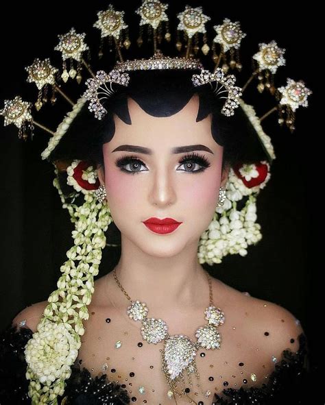 stunning makeup and hairdo 😍😍 wedding makeup bride bridal makeup looks bridal hair and makeup