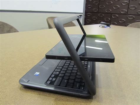 Windows 7 Dell Inspiron Duo Hybrid Tablet Netbook
