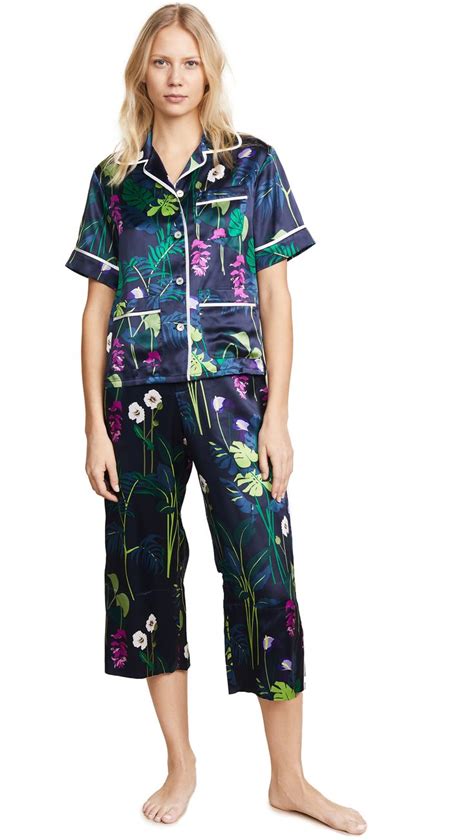 Olivia Von Halle Daria Printed Silk Satin Pajama Set In Navy Modesens Satin Pyjama Set