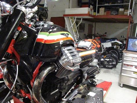 Maybe you would like to learn more about one of these? GUZZISTAS - Moto Guzzi California 1400 Umbau - Mundo Guzzi