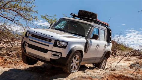 Nuova Land Rover Defender Suv Fuori Ma Offroad Nellanima