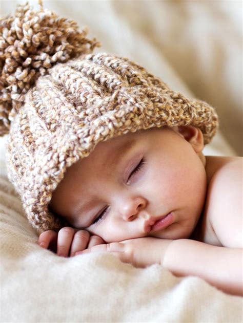 Sendawakan bayi setiap beberapa saat. 10 Cara Menidurkan Bayi dengan Cepat dan Mudah - Parenting ...