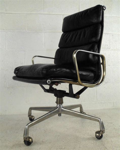 Mid Century Executive Leather Desk Chair By Herman Miller At 1stdibs