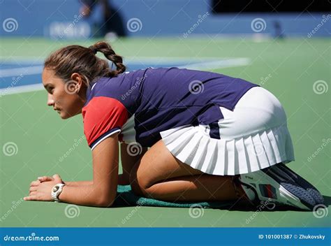 Ball Girl In Action During Us Open 2017 Match Editorial Photography Image Of Racquet Slam