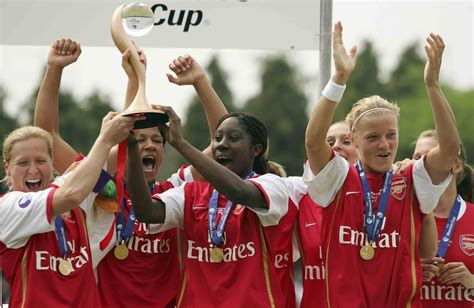 Arsenal Women Feminino Uefa Cup Champions 2007 Ian Walton Collection