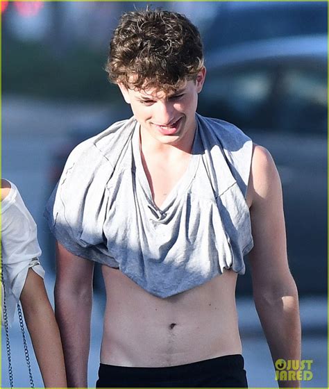 Full Sized Photo Of Bella Thorne Charlie Puth Kiss Hold Hands Beach 11 Are Bella Thorne