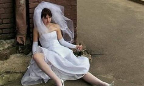 Awkward And Hilarious Wedding Photos 32 Life Baller