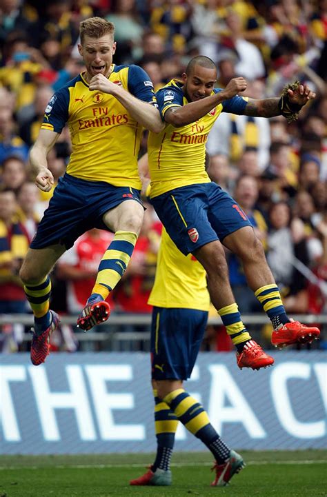 Arsenal scores, results and fixtures on bbc sport, including live football scores, goals and goal scorers. Arsenal Defeat Aston Villa to Win FA Cup | Photo Gallery